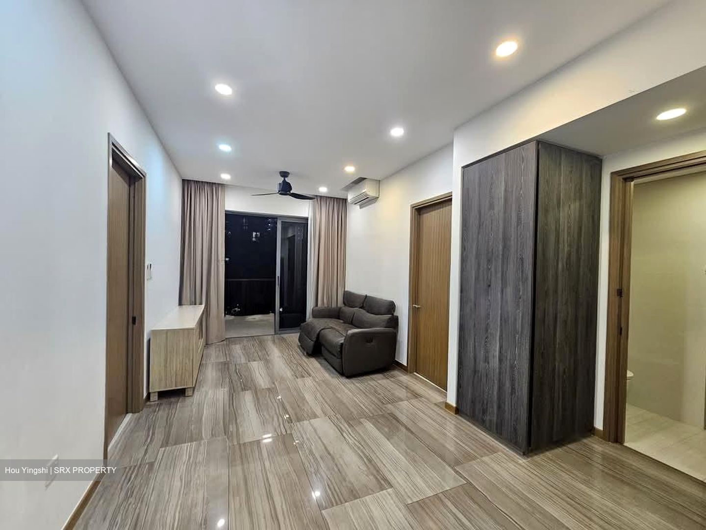 Lakeville (D22), Condominium #569125601